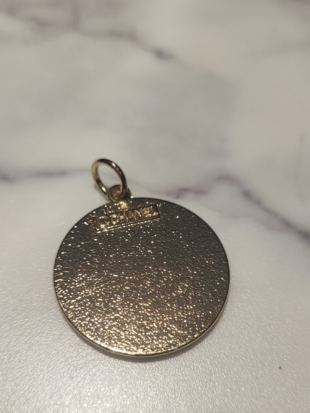 Lavish Zipper Pull - Picture 2 of 4
